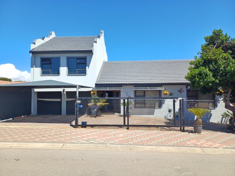 5 Bedroom Property for Sale in Fraaiuitsig Western Cape